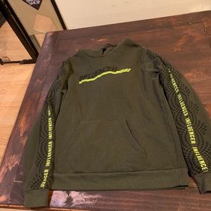 Influencer sweatshirt